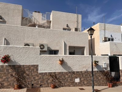 Duplex/Reihenhaus zum verkauf in Lucainena de las Torres, Almeria